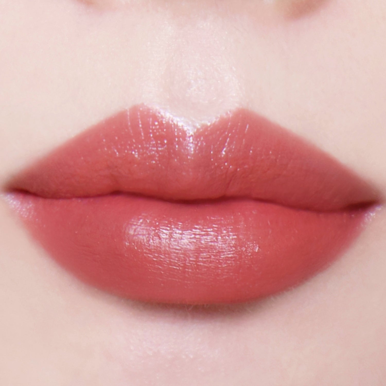 YULIP-am11 swatch-clean lipstick